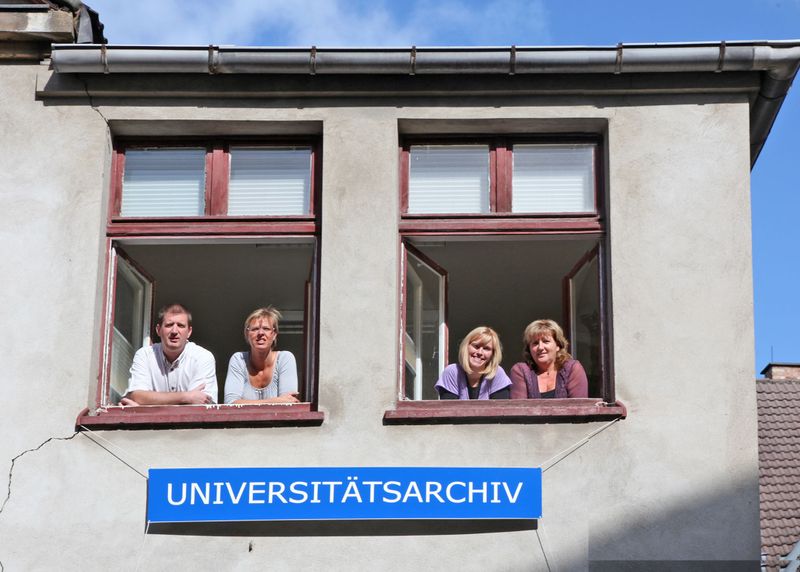 Datei:Mitarbeiterarchiv.jpg